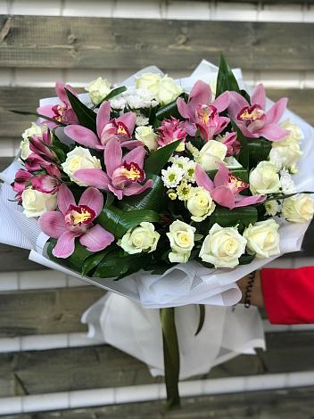 Букет цветов из: Розы и Хризантемы в Саргатском