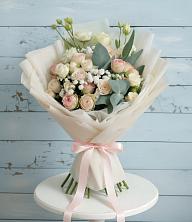 Букет цветов из:  Розы и Лизиантусы в Саргатском