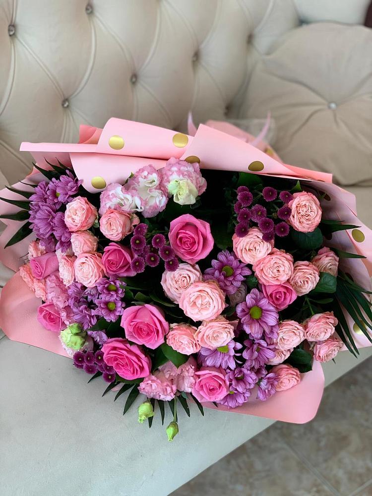 Букет цветов из: Хризантемы, Розы и Лизиантусы в Саргатском