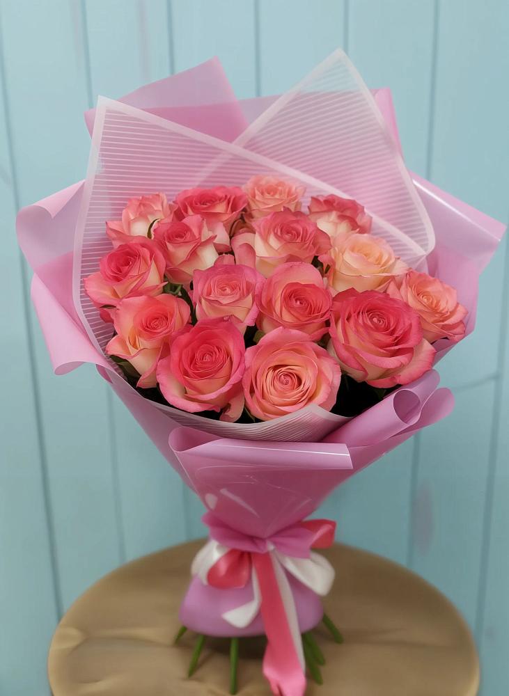 Букет 15 Розовых роз Равель в Саргатском