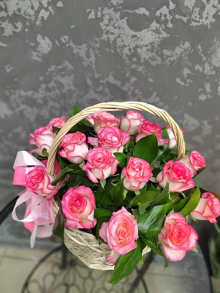 Цветочная композиция из Розы в корзине в Саргатском