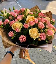 Букет цветов из:  Розы #REPLACE_PRED# Саргатском