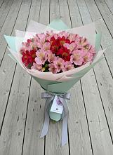 Букет цветов из:  Альстромерии в Саргатском