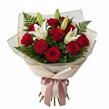 Букет цветов из:  Лилии и Розы в Саргатском