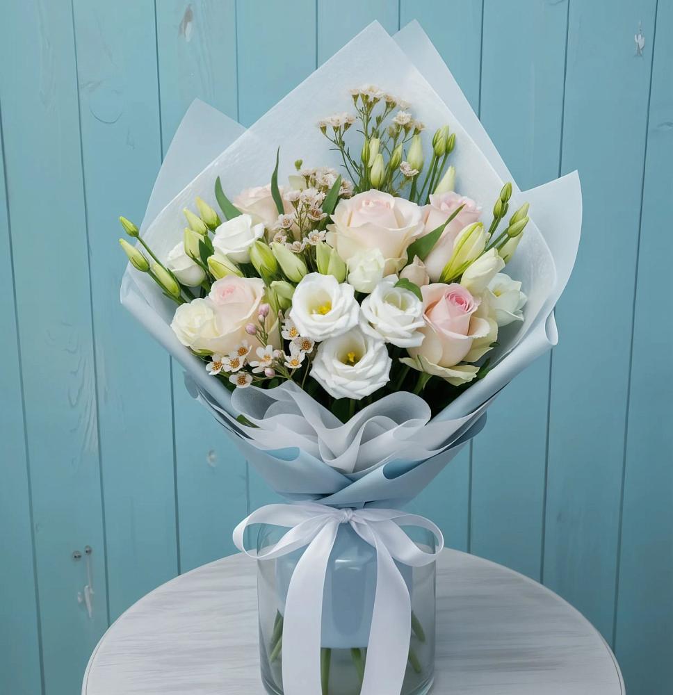 Букет цветов из: Розы и Лизиантусы в Саргатском