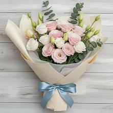 Букет цветов из:  Лизиантусы в Саргатском