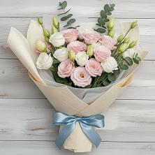 Букет цветов из:  Лизиантусы в Саргатском