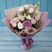 Букет цветов из:  Розы и Лизиантусы в Саргатском