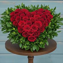 Цветочная композиция из Розы в виде сердца в Саргатском