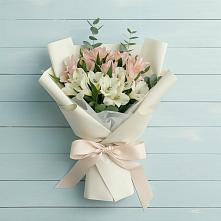 Букет цветов из:  Альстромерии в Саргатском