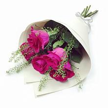 Букет цветов из:  Розы в Саргатском