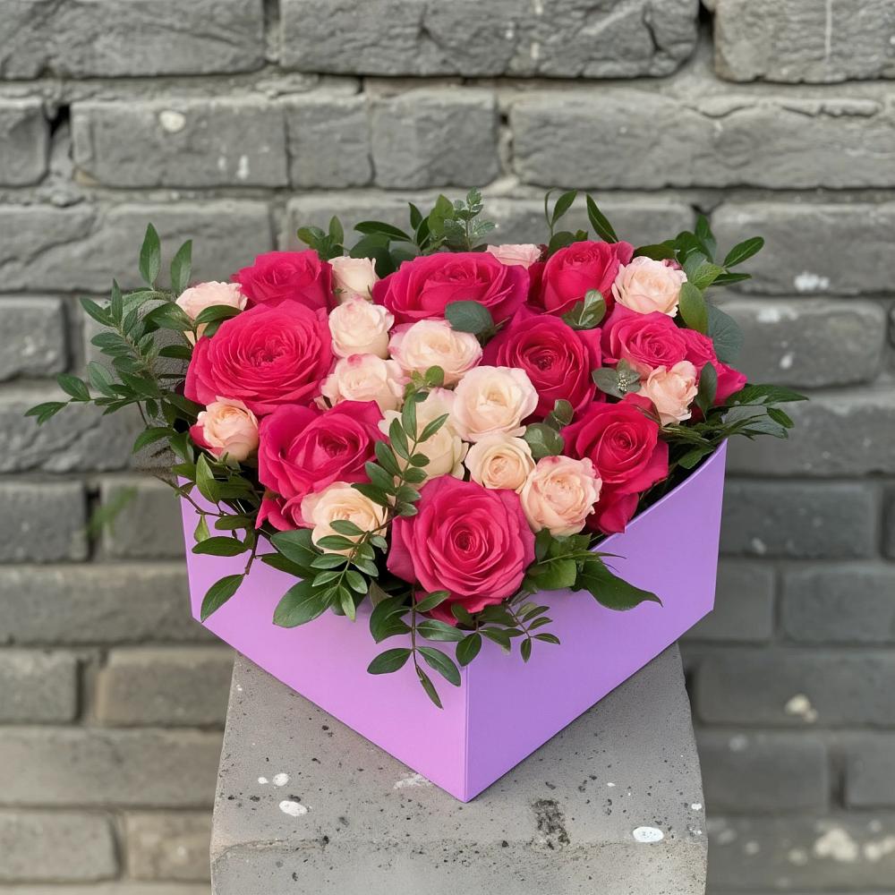 Цветочная композиция из Розы в коробке в Саргатском