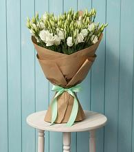 Букет цветов из:  Лизиантусы в Саргатском