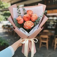 Букет цветов из:  Розы #REPLACE_PRED# Саргатском