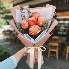 Букет цветов из:  Розы в Саргатском