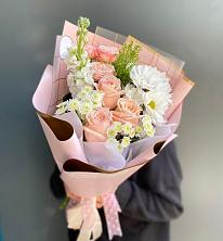 Букет цветов из:  Хризантемы и Розы в Саргатском