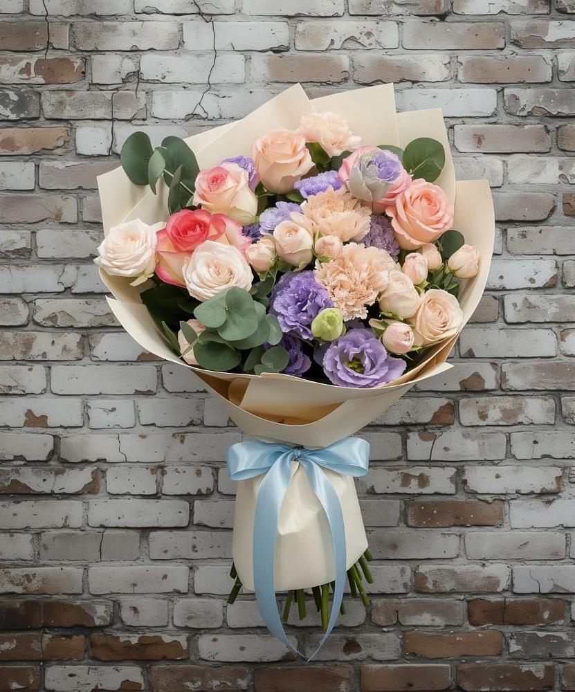 Букет цветов из: Розы, Лизиантусы и Гвоздики в Саргатском