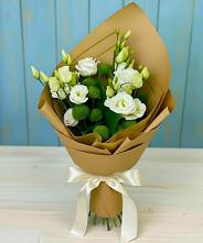 Букет цветов из:  Хризантемы и Лизиантусы #REPLACE_PRED# Саргатском