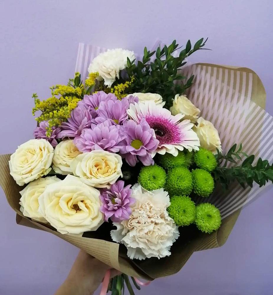 Букет цветов из: Хризантемы, Розы, Гвоздики и Герберы в Саргатском