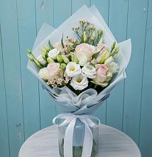 Букет цветов из:  Розы и Лизиантусы в Саргатском