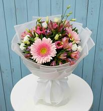 Букет цветов из:  Герберы, Альстромерии и Лизиантусы в Саргатском