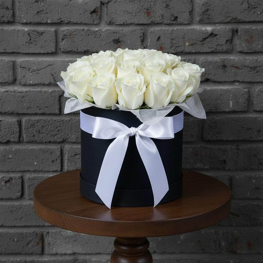 Цветочная композиция из Розы в шляпной коробке в Саргатском