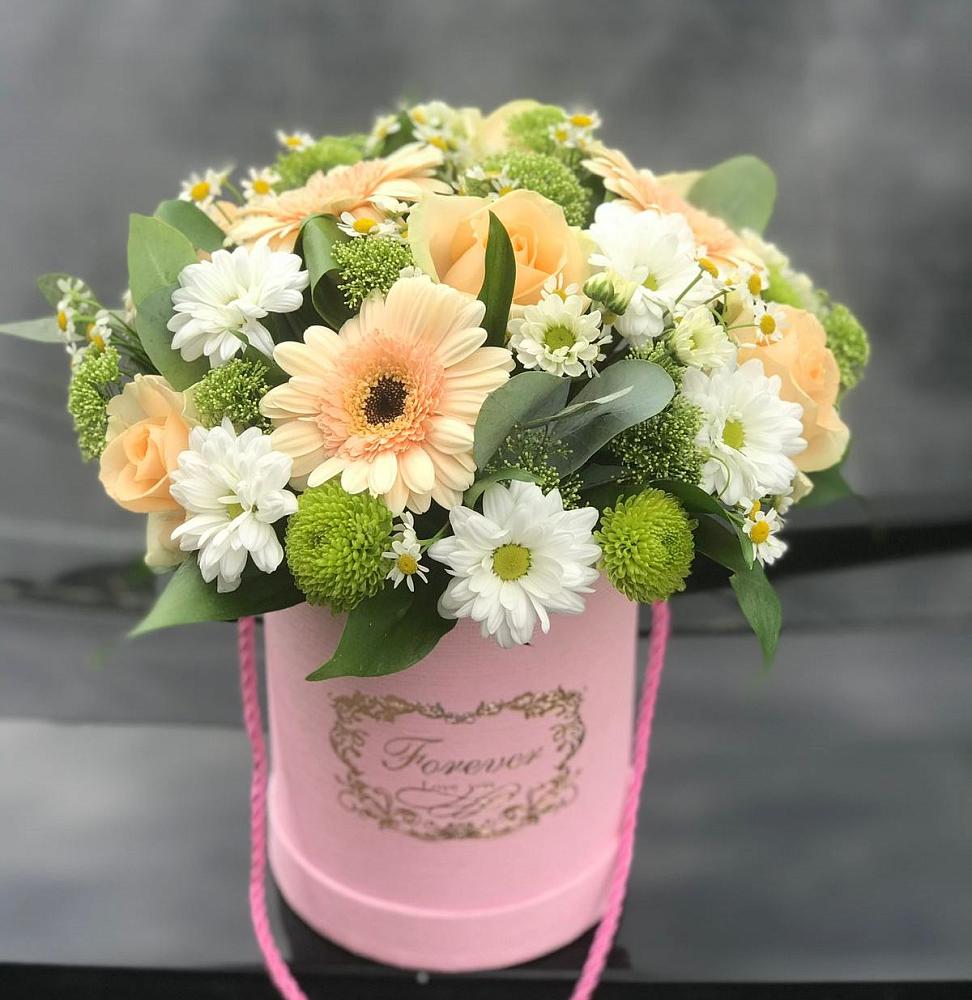 Цветочная композиция из Розы, Герберы и Хризантемы в шляпной коробке в Саргатском