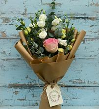 Букет цветов из:  Розы и Лизиантусы #REPLACE_PRED# Саргатском