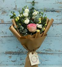 Букет цветов из:  Розы и Лизиантусы в Саргатском