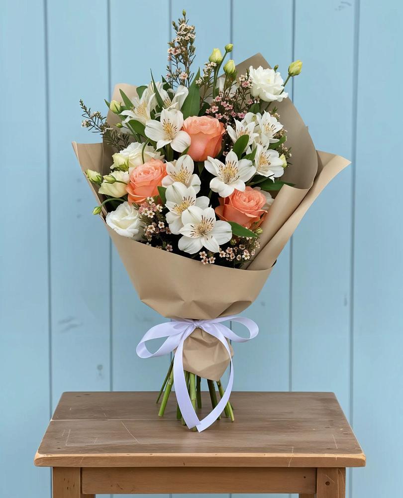 Букет цветов из: Альстромерии, Лизиантусы, Розы и Хризантемы в Саргатском