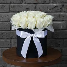 Цветочная композиция из Розы в шляпной коробке в Саргатском